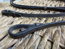 Load image into Gallery viewer, S/H Sabre Plain Leather Traditional Curb Reins -Brown- 50”/Cob