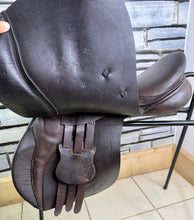 Load image into Gallery viewer, 17 1/2” Wide Barnsby GP Saddle - Brown