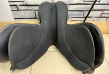 Load image into Gallery viewer, 18” Medium Thorowgood Teqnic K&amp;M Jump Saddle - Black