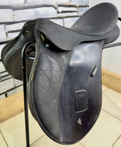 17” Wide/Changeable Gullet Wintec 2000 GP Saddle - Black