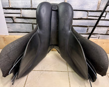 Load image into Gallery viewer, 17 1/2” MW/Changeable Gullet Wintec GP Saddle - Black - Lightweight