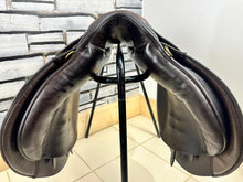 Load image into Gallery viewer, 17” Medium Ideal Grandee Jump/GP Saddle - Brown