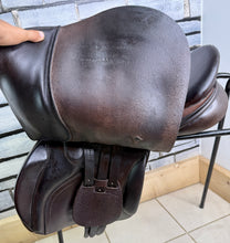 Load image into Gallery viewer, 17 1/2” MW Farrington Burford Event Saddle - Brown Buffalo