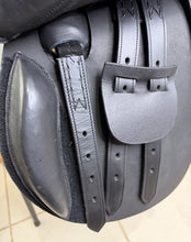 Load image into Gallery viewer, 15” Medium Leather Pony GP/Jump Saddle - Black - Point &amp; Balance Straps