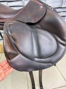 16 1/2” MW Childeric CFSC Monoflap Jump Saddle - Brown