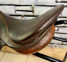 Load image into Gallery viewer, 19” 28 (M) Stubben Siegfried Extra GP/Jump Hunting Saddle - Brown