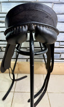 Load image into Gallery viewer, 17” Medium Albion Lux Dressage Saddle - Brown