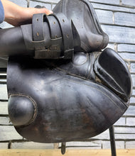 Load image into Gallery viewer, 17 1/2” MW Albion Kontrol Ultima Forward Flap Jump Saddle - Brown