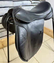 Load image into Gallery viewer, 17” XXW Hoop Tree Manor Cob GP Saddle - Black - Extra Wide - 4 Straps