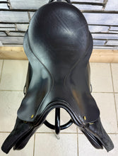 Load image into Gallery viewer, 18” NM Albion Legend GP/Jump Saddle - Brown - TB/ROR/Hunt - Narrow-Medium