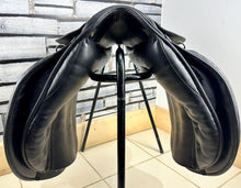 Load image into Gallery viewer, 17 1/2” Wide Symmonds Designer GP Saddle - Black