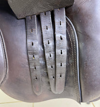 Load image into Gallery viewer, 18” MW Novus WH/VSD Saddle - Brown