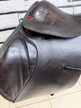 Load image into Gallery viewer, 17 1/2” MW Albion Kontrol Jump Saddle - Brown - Double Flap - Big Blocks