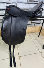 Load image into Gallery viewer, 18” MW Albion Legend K2 Dressage Saddle - Black