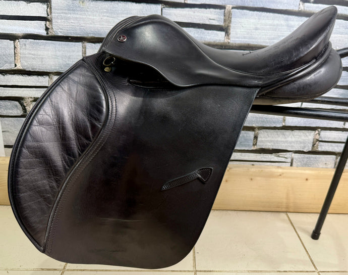 16 1/2” MW/Wide Jeffries Falcon English Event GP Saddle - Black