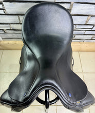 Load image into Gallery viewer, 18” Wide Ideal/Martin Wilkinson Suzannah Dressage Saddle - Black