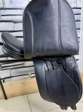 Load image into Gallery viewer, 17” Wide-XW Ideal Ramsey Show/WH Saddle - Black
