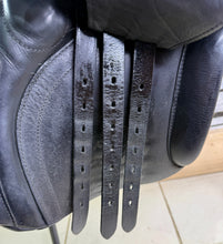 Load image into Gallery viewer, 17 1/2” MW Ideal International Event GP Saddle - Black