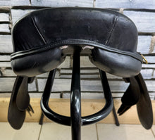 Load image into Gallery viewer, 16 1/2” XW Extra Wide English GP Saddle - Black - XW Cob Tree