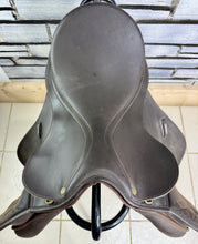 Load image into Gallery viewer, 15 1/2” MW/Changeable Gullet Wintec Pony GP Saddle - Brown