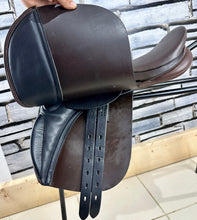 Load image into Gallery viewer, 15 1/2” MW Black Country Pony GP Saddle - Brown