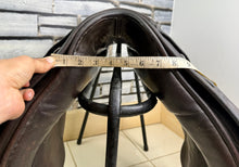 Load image into Gallery viewer, 18” MW Novus WH/VSD Saddle - Brown