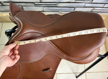 Load image into Gallery viewer, 16 1/2” MW/Changeable Gullet Wintec Jump Saddle - Tan