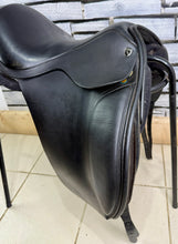 Load image into Gallery viewer, 17” XW Nick Dolman Holistic Dressage Saddle - Black