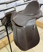 Load image into Gallery viewer, 15” XW Changeable Gullet Wintec Pony GP Saddle - Brown - Flocked