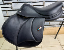 Load image into Gallery viewer, 16 1/2” Wide (AO) Voltaire Palm Beach 2024 Jump Saddle - Black - FIN Panel