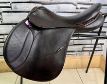 Load image into Gallery viewer, 17 1/2” 30/MW Stubben Roxanne GP/Jump Saddle -Brown- Diamonte &amp; Patent Trim 2025