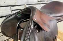 Load image into Gallery viewer, 17” MW Amerigo Vega Monoflap Jump Saddle - Brown