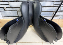 Load image into Gallery viewer, 15” - 15 1/2” MW Whitaker Junior Pro Jump Saddle - Black - Full Leather - Heat Adjustable