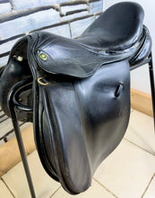 Load image into Gallery viewer, 17” MW Oakland House Saddlery GP/Jump Saddle - Black - Cob Medium Wide