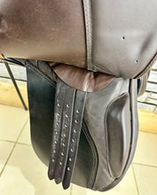 Load image into Gallery viewer, 17 1/2” Medium Silhouette Midas High Wither GP Saddle - Brown