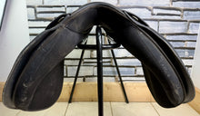 Load image into Gallery viewer, 17 1/2” XXW Thorowgood Griffin Cob GP Saddle - Black - Extra Wide - Flat Tree - 4 Straps