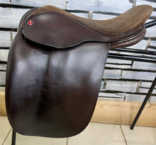 Load image into Gallery viewer, 16” XW Jeffries Close Contact Show/WH Saddle - Brown - Extra Wide