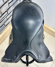 Load image into Gallery viewer, 17” Wide Silhouette Dressage Saddle - Black