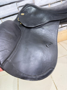 17 1/2” Wide Eric Thomas Close Contact Jump Saddle - Black