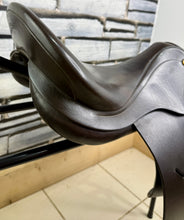 Load image into Gallery viewer, 17” Medium Prestige Appaloosa Hippos GP/Jump Saddle - Brown - All Purpose, XC etc