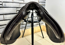 Load image into Gallery viewer, 16 1/2” MW Novus WH/VSD Saddle - Brown