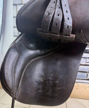 Load image into Gallery viewer, 16 1/2” XW/Changeable Gullet Shires Optimus Leather GP Saddle - Brown