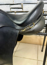 Load image into Gallery viewer, 18” MW Ideal Suzannah Dressage Saddle - Black