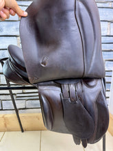 Load image into Gallery viewer, 17” Medium Woodseaves WH Saddle - Brown
