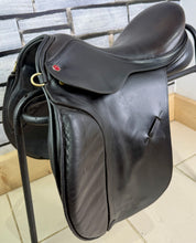 Load image into Gallery viewer, 17 1/2” Wide Albion Selecta WH/GP/Jump Saddle - Brown