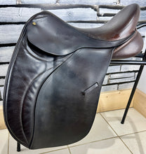 Load image into Gallery viewer, 16 1/2” MW Novus WH/VSD Saddle - Brown