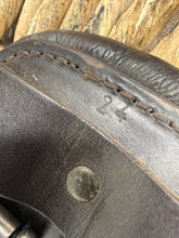 Load image into Gallery viewer, S/H 24” Fairfax Anatomic Leather Mono/Short Jumping Stud Girth