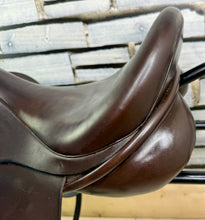 Load image into Gallery viewer, 17 1/2” MW Ideal Suzannah Dressage Saddle - Brown