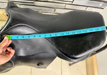 Load image into Gallery viewer, 17 1/2” MW Eric Thomas Jump Saddle - Black