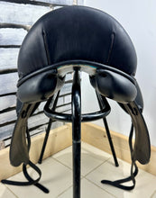 Load image into Gallery viewer, 17” MW Voltaire Adelaide Monoflap Dressage Saddle - Black